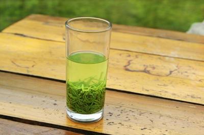 信陽毛尖更名風波 透視股市“蹭熱點”亂象與實體經濟的困局